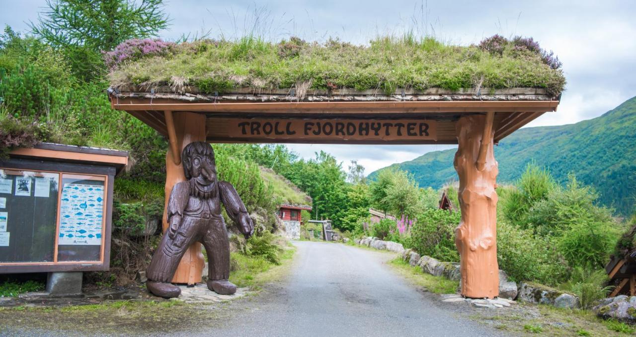Troll Fjordhytter Syvde Exterior foto