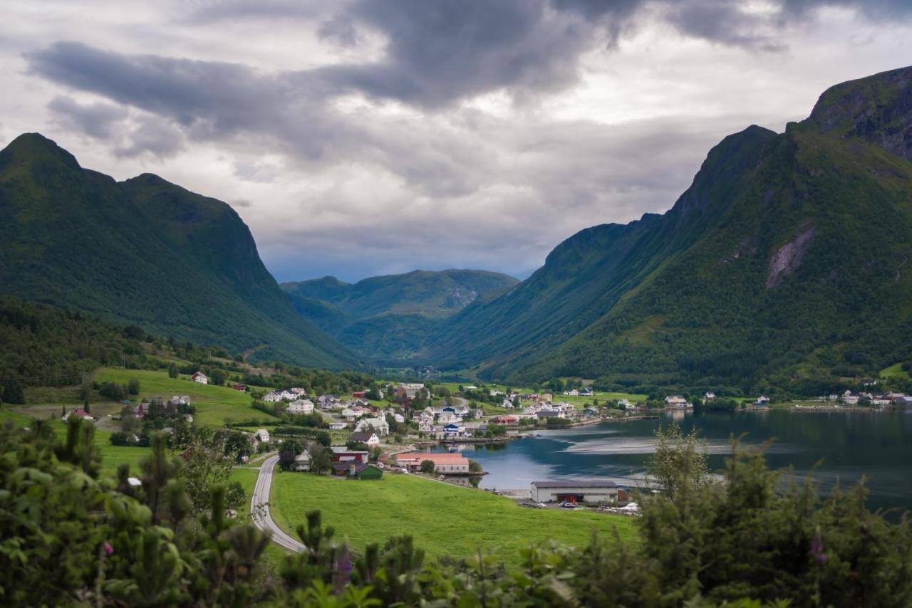 Troll Fjordhytter Syvde Exterior foto